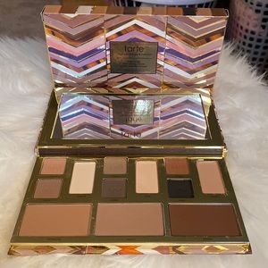 tarte high-performance naturals. Clay play face shaping palette. NEW. NEVER USED